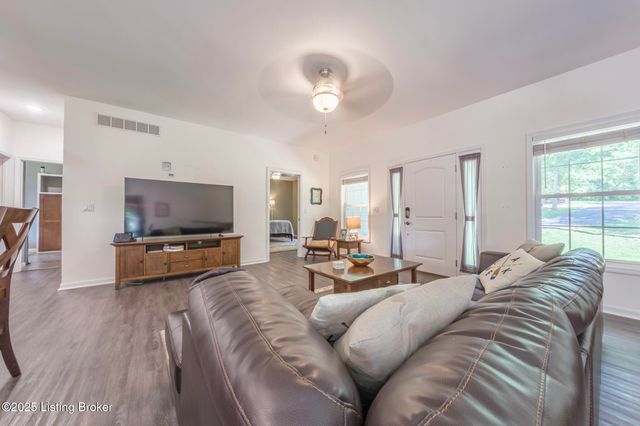 164 Greenshores Circle Ln, Mcdaniels, KY 40152