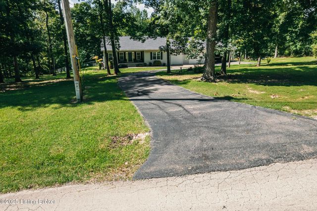 164 Greenshores Circle Ln, Mcdaniels, KY 40152