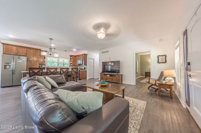 164 Greenshores Circle Ln, Mcdaniels, KY 40152