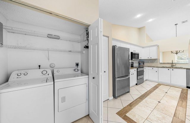 6060 Petunia Road, Delray Beach, FL 33484