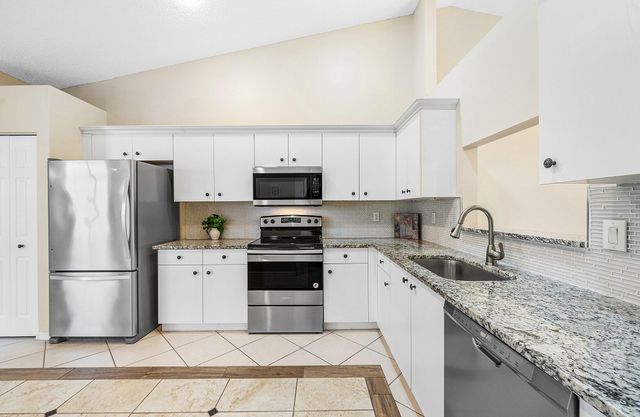 6060 Petunia Road, Delray Beach, FL 33484