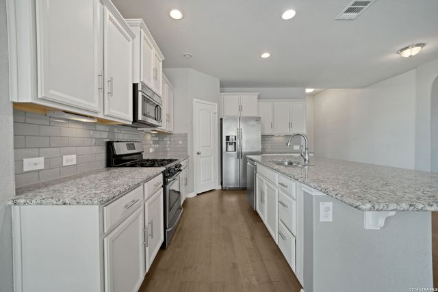 325 Oak Creek Way, New Braunfels, TX 78130