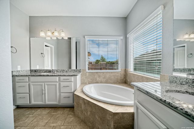 325 Oak Creek Way, New Braunfels, TX 78130