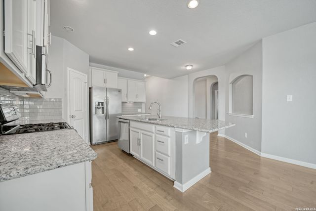 325 Oak Creek Way, New Braunfels, TX 78130