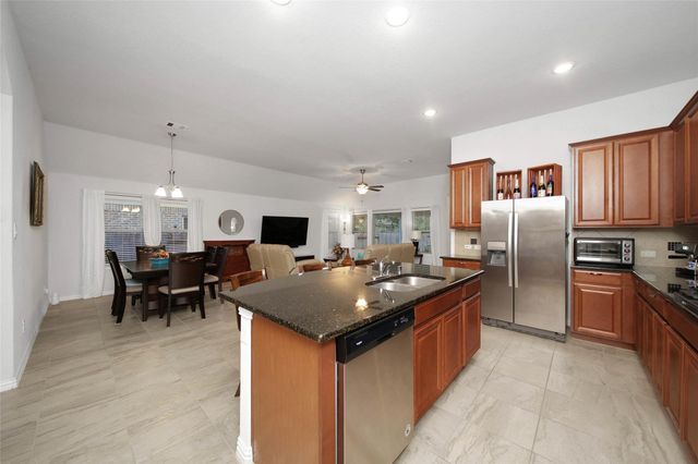 169 Bluebell Woods Way, Conroe, TX 77318