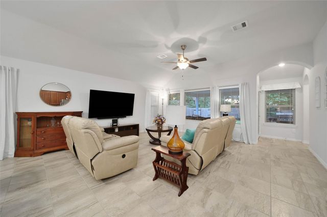 169 Bluebell Woods Way, Conroe, TX 77318