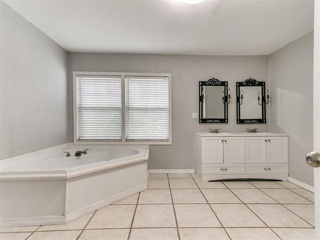 30305 Hardesty Road, Mcloud, OK 74851