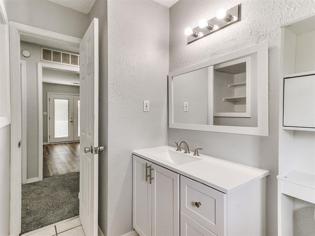 30305 Hardesty Road, Mcloud, OK 74851