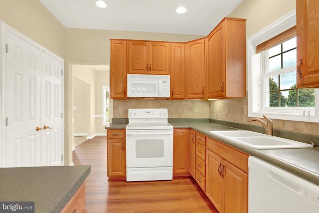 22 COVENTRY DR, Carlisle, PA 17015