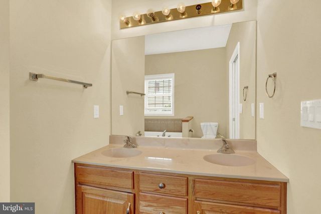 22 COVENTRY DR, Carlisle, PA 17015