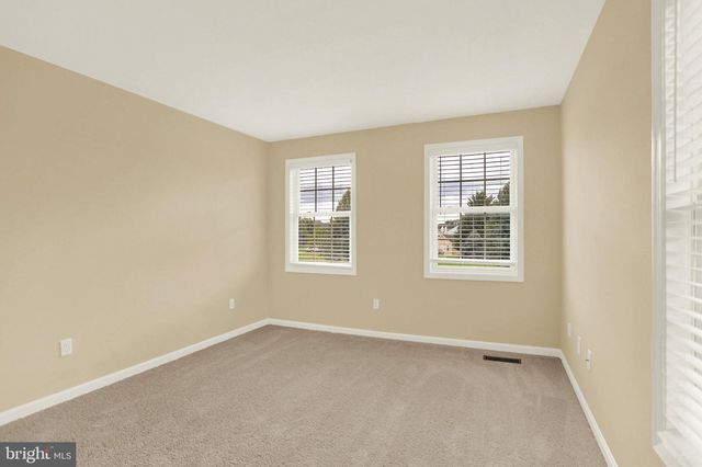 22 COVENTRY DR, Carlisle, PA 17015