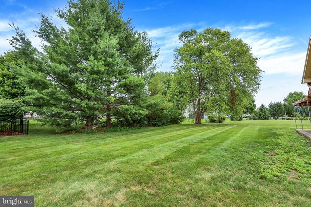 22 COVENTRY DR, Carlisle, PA 17015