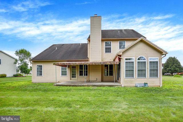 22 COVENTRY DR, Carlisle, PA 17015
