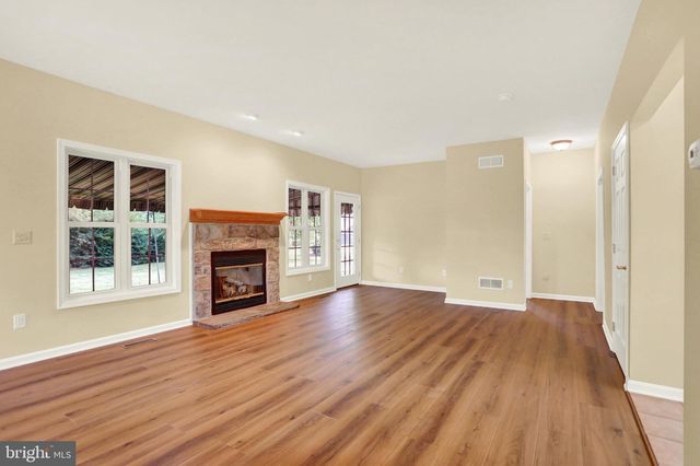 22 COVENTRY DR, Carlisle, PA 17015