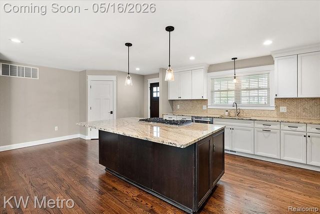 215 Lexington Boulevard, Royal Oak, MI 48073