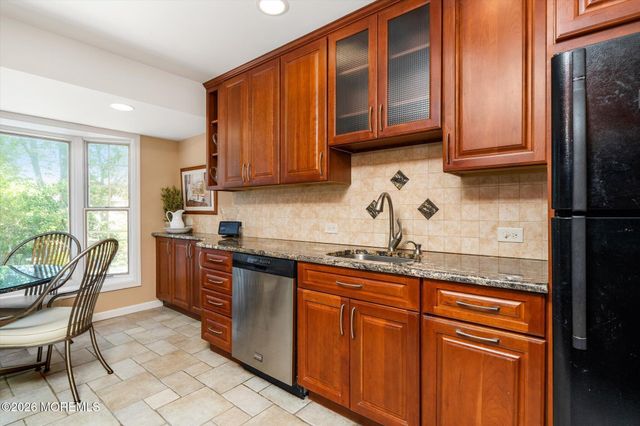 88 Stratford Drive, Manalapan, NJ 07726