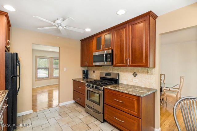 88 Stratford Drive, Manalapan, NJ 07726