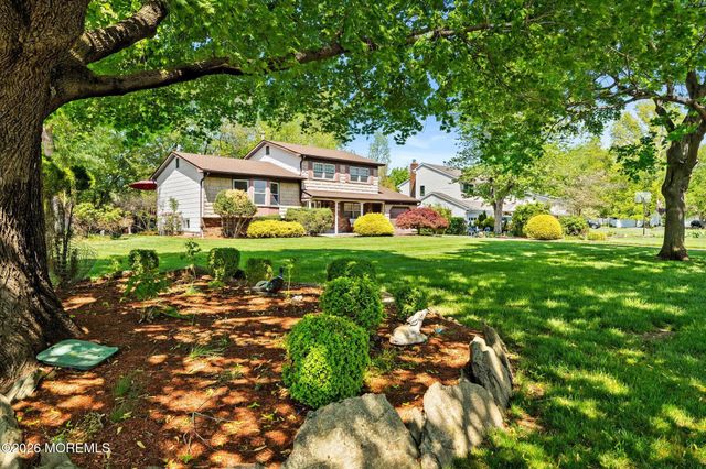 88 Stratford Drive, Manalapan, NJ 07726