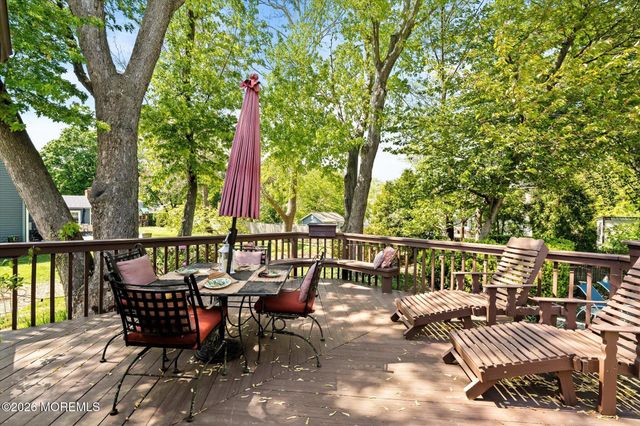 88 Stratford Drive, Manalapan, NJ 07726