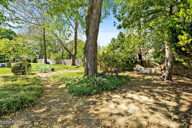 88 Stratford Drive, Manalapan, NJ 07726
