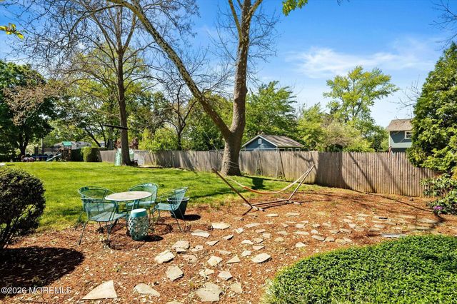 88 Stratford Drive, Manalapan, NJ 07726