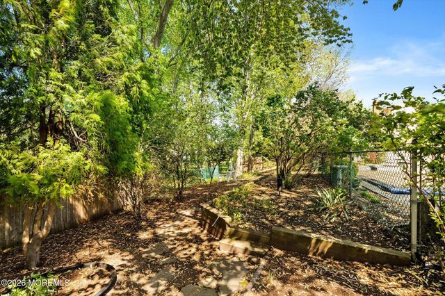88 Stratford Drive, Manalapan, NJ 07726