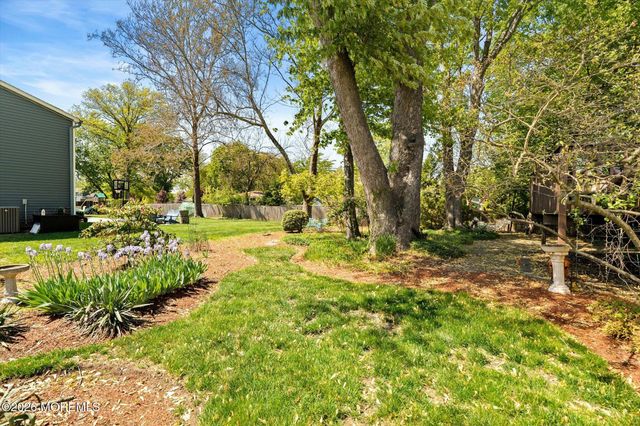 88 Stratford Drive, Manalapan, NJ 07726