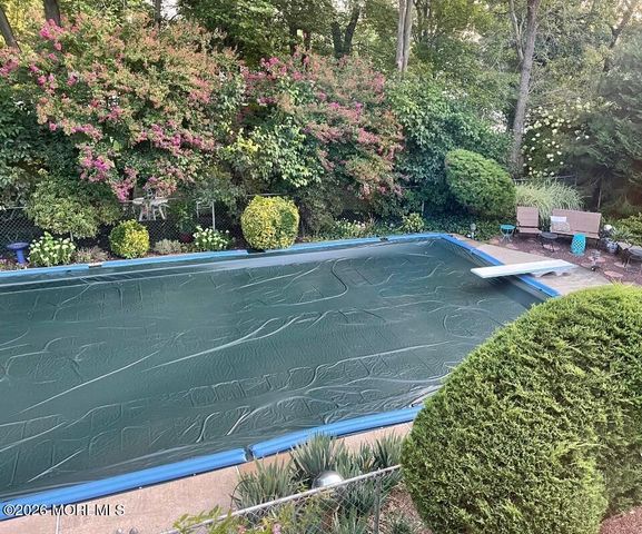 88 Stratford Drive, Manalapan, NJ 07726
