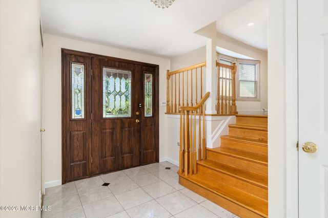 88 Stratford Drive, Manalapan, NJ 07726