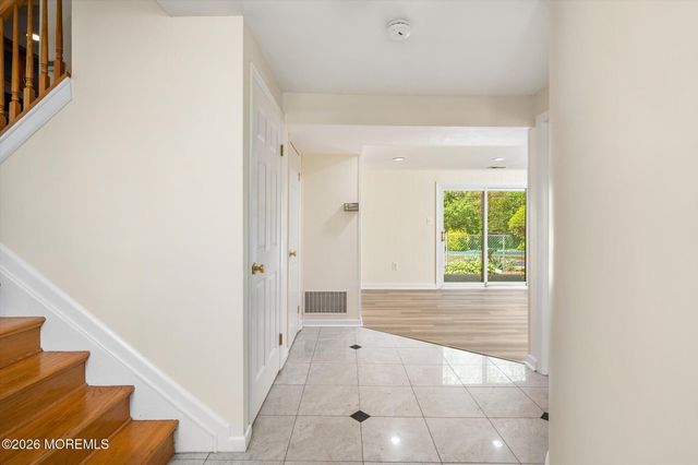 88 Stratford Drive, Manalapan, NJ 07726
