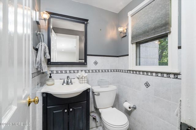 88 Stratford Drive, Manalapan, NJ 07726