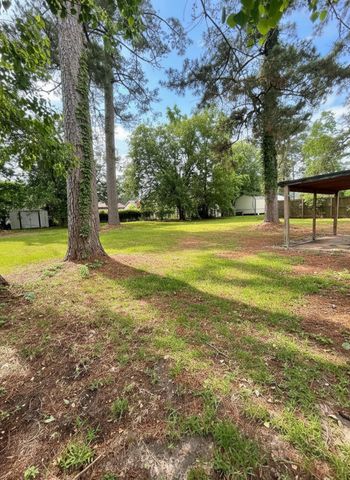 102 4th St, New Llano, LA 71446