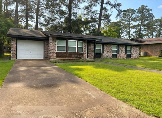 102 4th St, New Llano, LA 71446