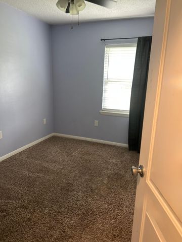 102 4th St, New Llano, LA 71446