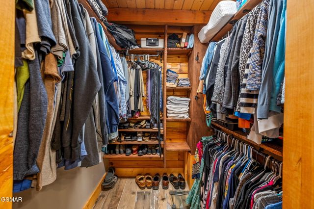 1903 Waters End Road, Walland, TN 37886