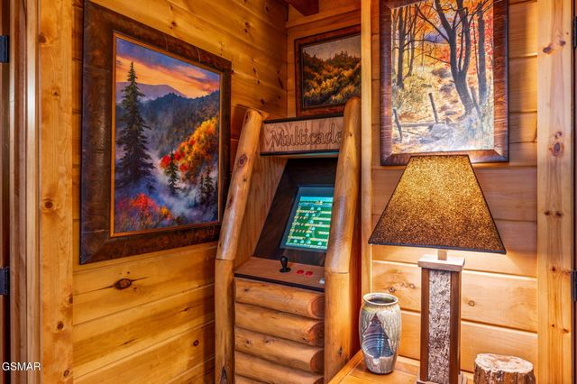 1903 Waters End Road, Walland, TN 37886