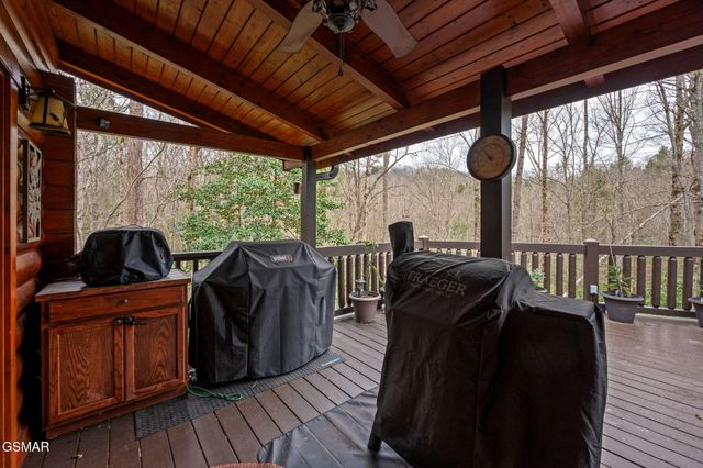 1903 Waters End Road, Walland, TN 37886