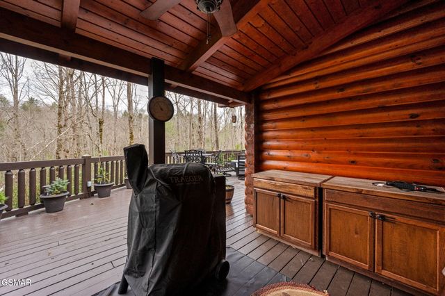 1903 Waters End Road, Walland, TN 37886