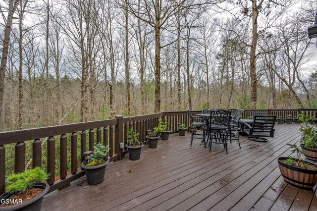 1903 Waters End Road, Walland, TN 37886