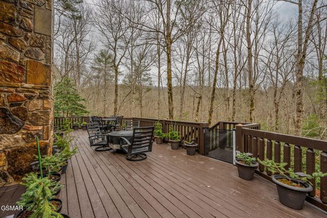 1903 Waters End Road, Walland, TN 37886