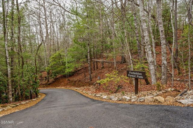 1903 Waters End Road, Walland, TN 37886