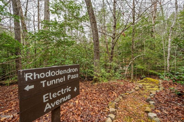 1903 Waters End Road, Walland, TN 37886