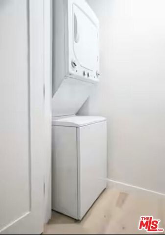 8704 Dorrington Avenue D, West Hollywood, CA 90048