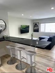 8704 Dorrington Avenue D, West Hollywood, CA 90048