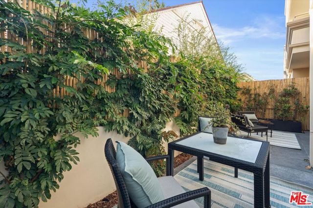 1032 3rd Street 101, Santa Monica, CA 90403