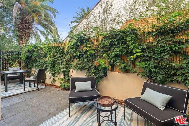 1032 3rd Street 101, Santa Monica, CA 90403