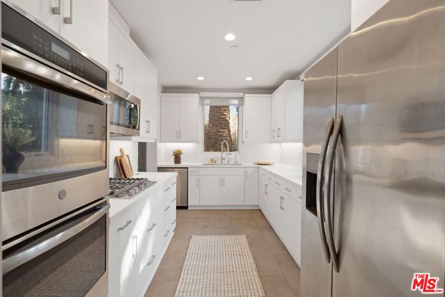 1032 3rd Street 101, Santa Monica, CA 90403