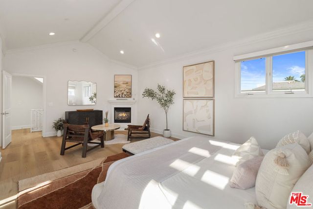 1032 3rd Street 101, Santa Monica, CA 90403