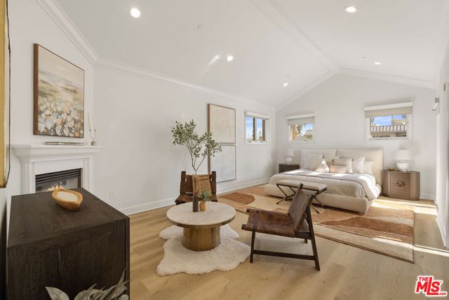 1032 3rd Street 101, Santa Monica, CA 90403