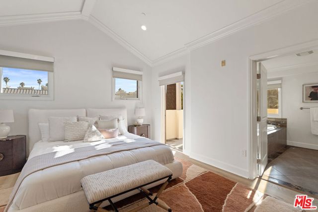 1032 3rd Street 101, Santa Monica, CA 90403